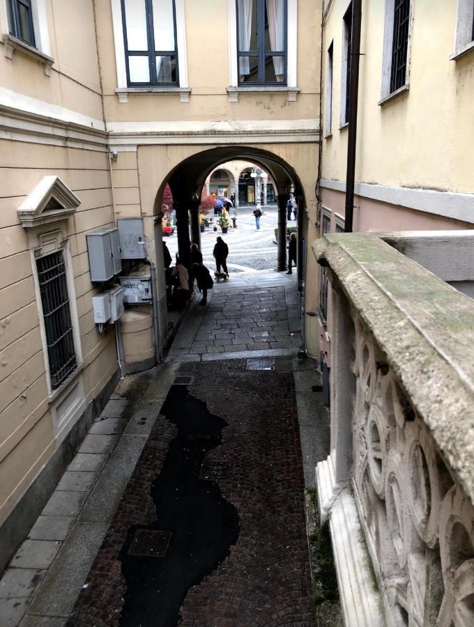 Emma Home Adiacente Alla Piazza Ducale Vigevano Exterior photo